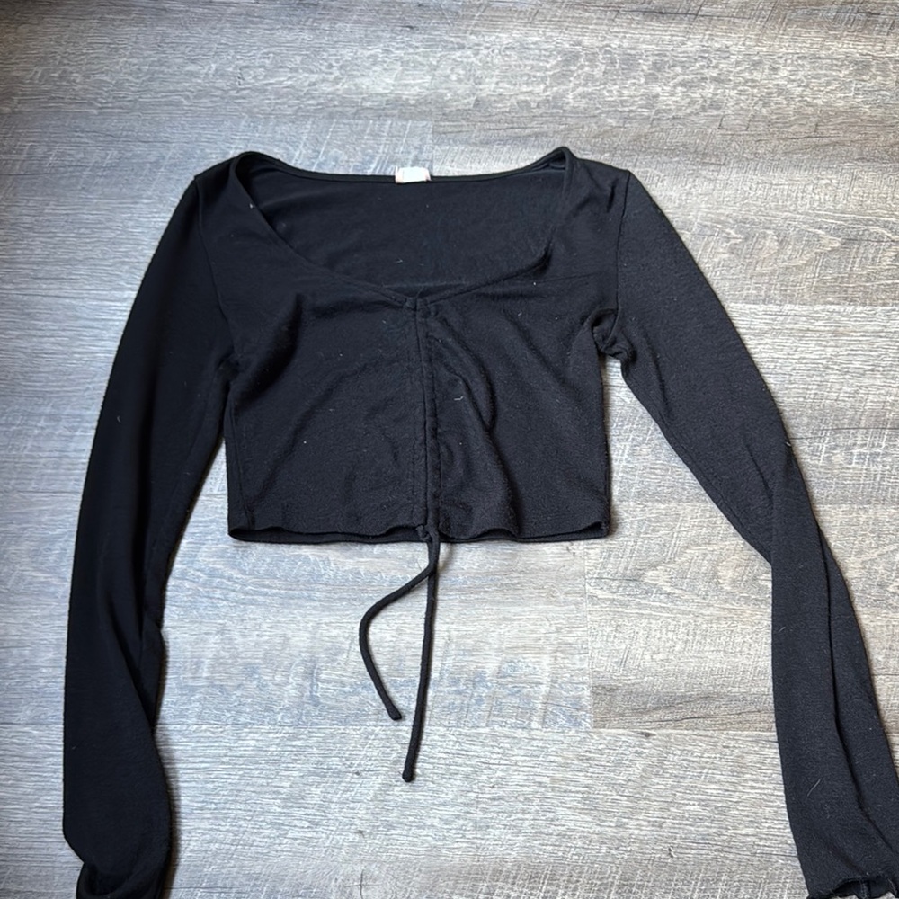 Aritzia Wilfred Free black long sleeve crop top